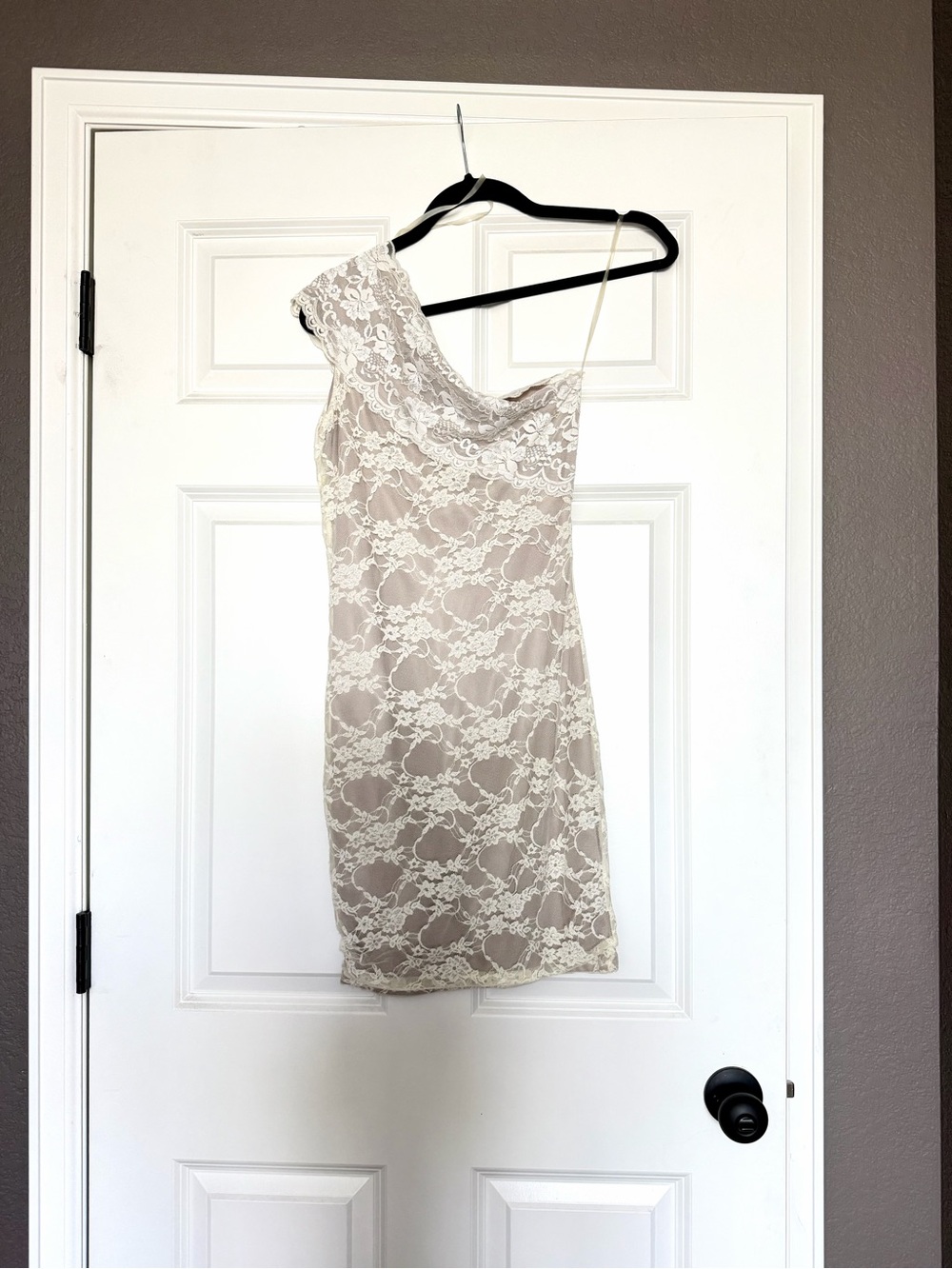Elegant One-Shoulder Lace Dress in Beige